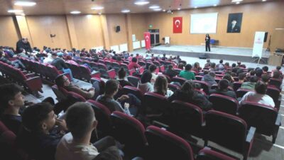 Kütahya’nın Hisarcık ilçesi Anadolu İmam Hatip Lisesi öğrencilerine “Dijital Bağımlılık”