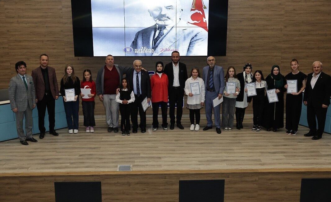 Kütahya Belediyesi tarafından düzenlenen İstiklal Marşı’nı Güzel Okuma Yarışması düzenlendi.
