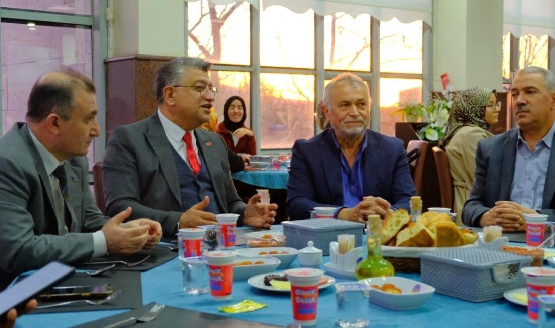 Kütahya Dumlupınar Üniversitesi (DPÜ) Kilit Topluluğu’nun organize ettiği Birlik İftarı,