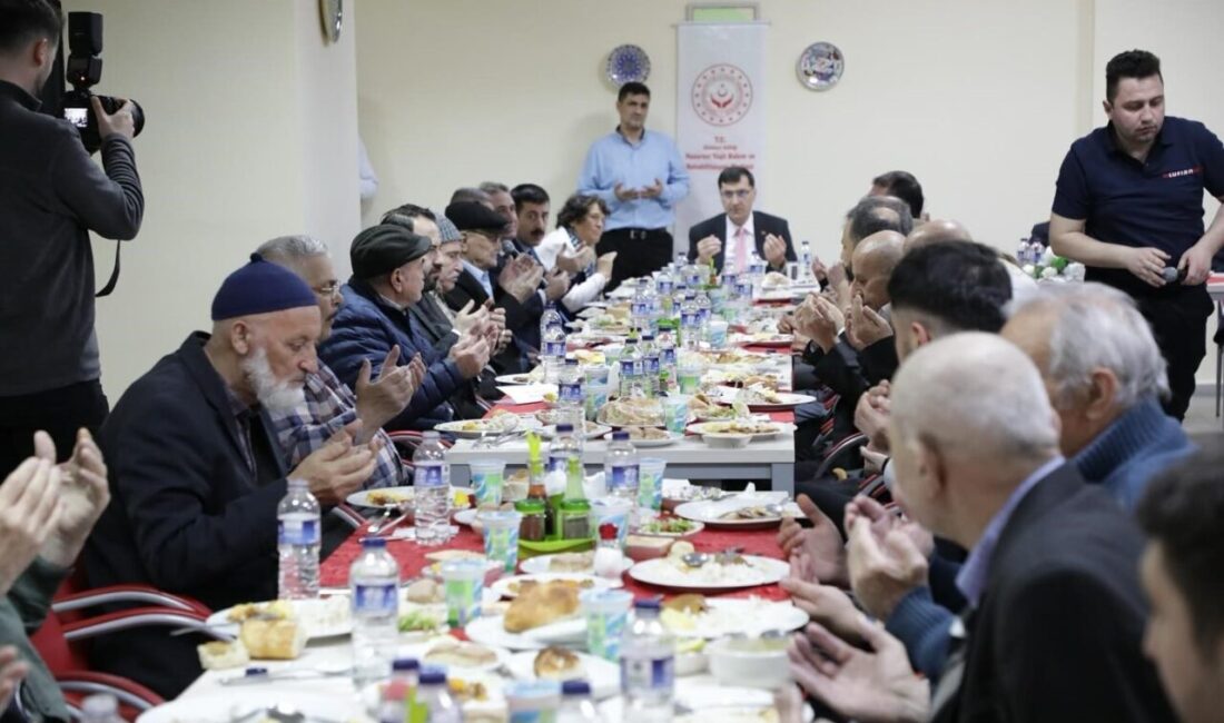 Kütahya protokolü, Yaşlı ve Bakım Rehabilitasyon Merkezi’nde kalan huzurevi sakinleriyle