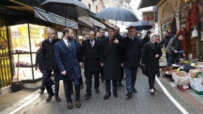 Pekmez Pazarı Sokak Sağlıklaştırma Projesi tanıtım toplantısının ardından Kütahya Valisi