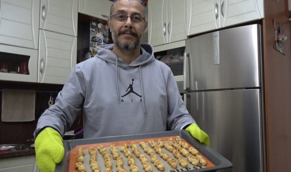 Kütahya’nın Tavşanlı ilçesinde yaşayan emekli yiyecek içecek öğretmeni İbrahim Uzan,