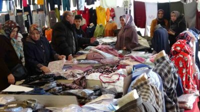 Yaklaşan Ramazan Bayramı dolayısıyla Kütahya Belediyesi’nin organizasyonuyla Gaybiefendi Mahallesi’nde kurulan