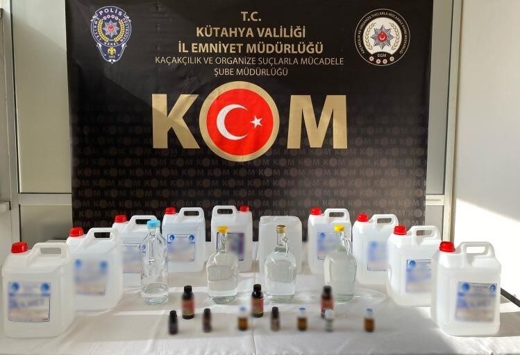 Kütahya’nın Tavşanlı ilçesinde bir şahsın adına gelen kargoda yapılan aramada