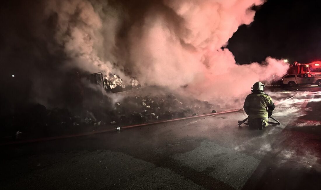 Oğuzhan KILIÇ/ KÜTAHYA, – KÜTAHYA’da lastiğinin patlaması sonucu dorsesi alev