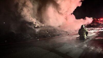 Oğuzhan KILIÇ/ KÜTAHYA, – KÜTAHYA’da lastiğinin patlaması sonucu dorsesi alev