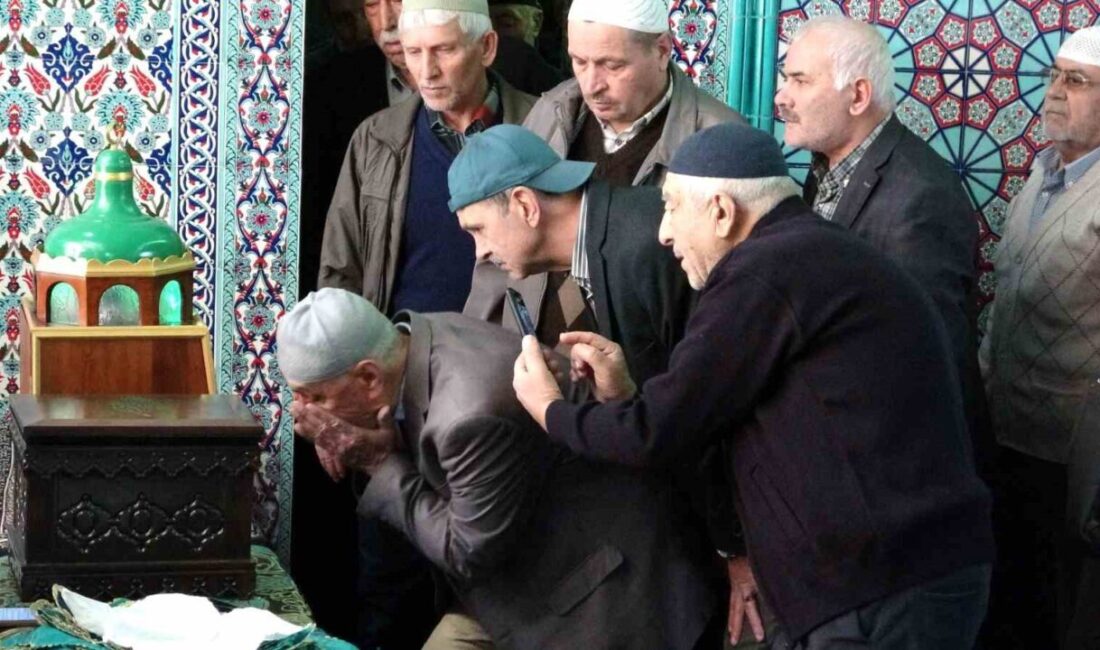 Kütahya’nın Yenidoğan Mahallesi’nde bulunan Mekke Camii’nde, Hz. Muhammed’in (Sallallahü teala