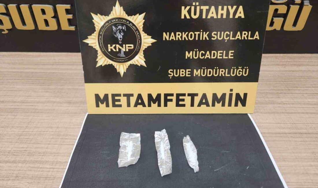 Kütahya’da uyuşturucu madde ticareti yaptığı tespit edilen 2 şüpheli tutuklandı.