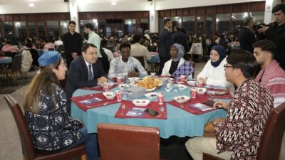 Kütahya Valisi Musa Işın, Uluslararası Öğrenci Derneği tarafından düzenlenen iftar