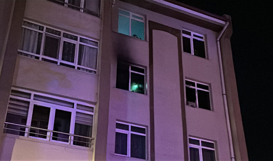 Oğuzhan KILIÇ/ KÜTAHYA, – KÜTAHYA’da bir apartman dairesinde çıkan yangın
