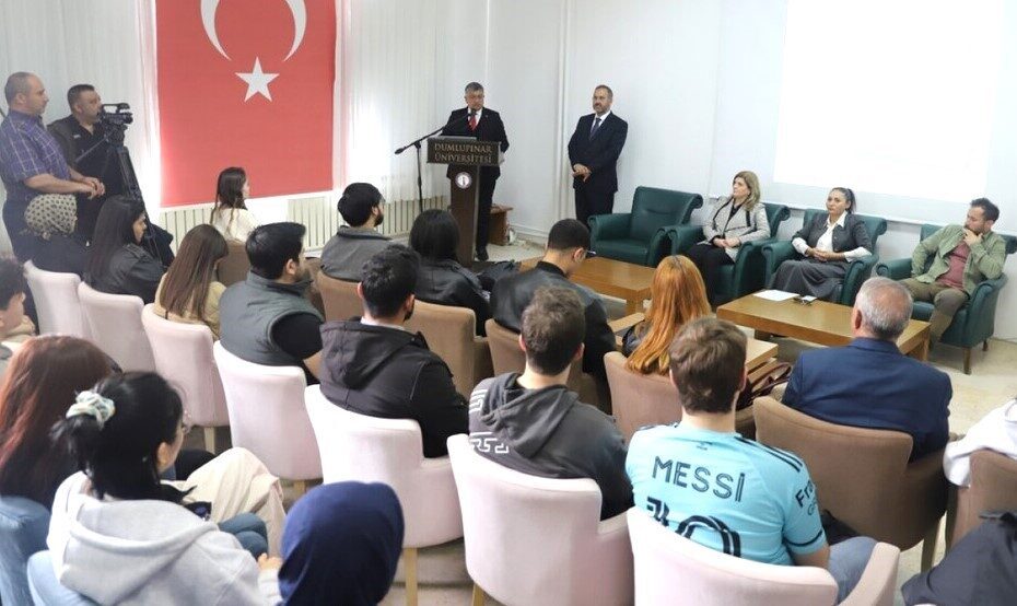 Kütahya Dumlupınar Üniversitesi’nde (DPÜ), ünlü Osmanlı seyyahı Evliya Çelebi’nin doğumunun