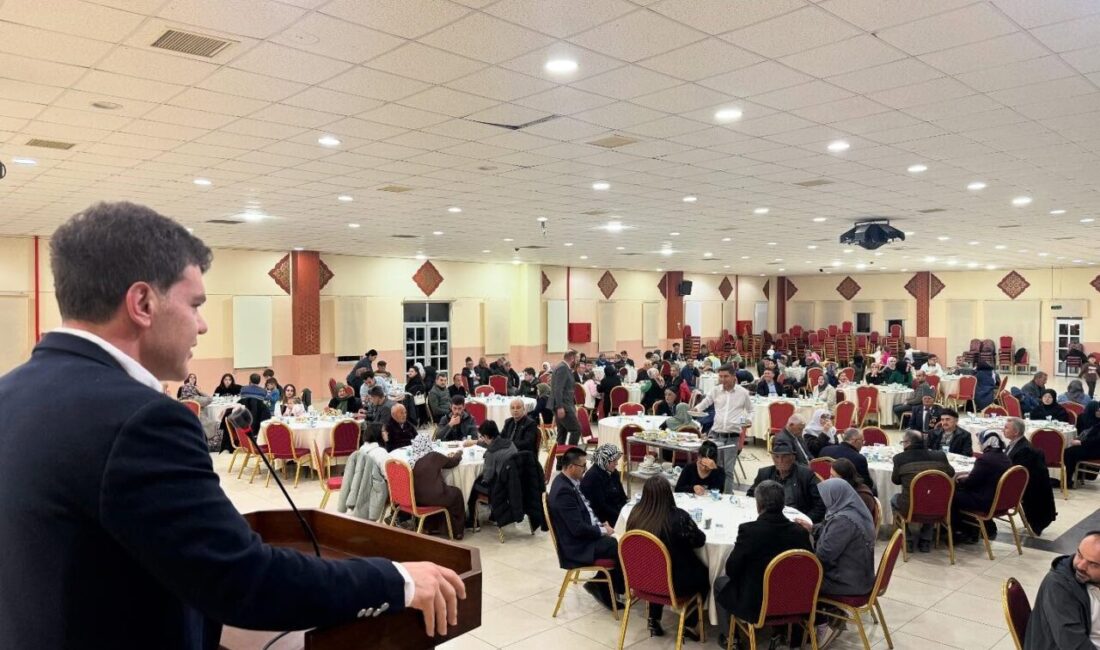 Kütahya’nın Simav ilçesinde kaymakamlık tarafından şehit aileleri ve gazilere iftar