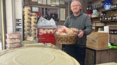 Kütahya’nın Tavşanlı ilçesinde asırlardır, damatların kayınvalidelerine götürdüğü ’bitli helva’ olarak