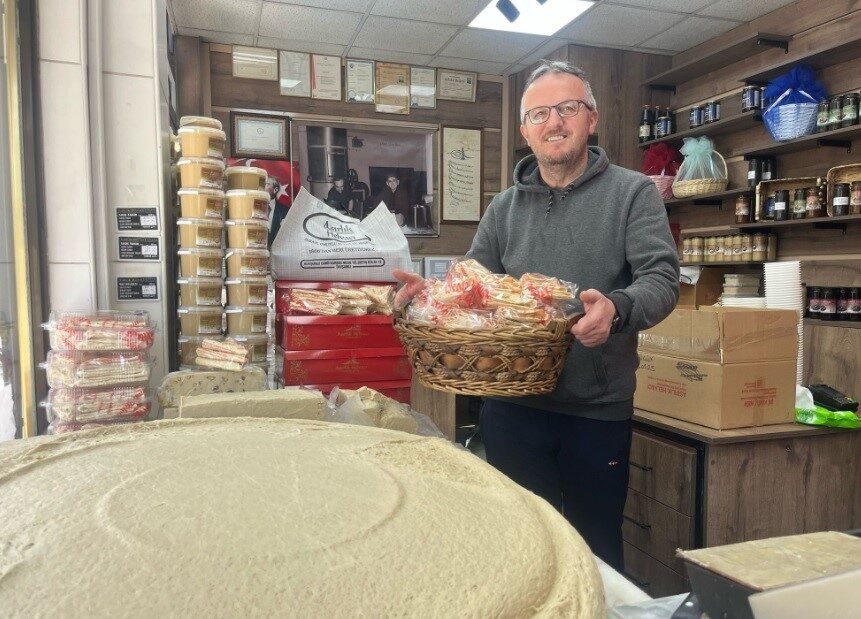 Kütahya’nın Tavşanlı ilçesinde asırlardır, damatların kayınvalidelerine götürdüğü ’bitli helva’ olarak