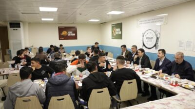 Kütahya Valisi Musa Işın, Ramazan ayının manevi atmosferini gençlerle paylaşmak