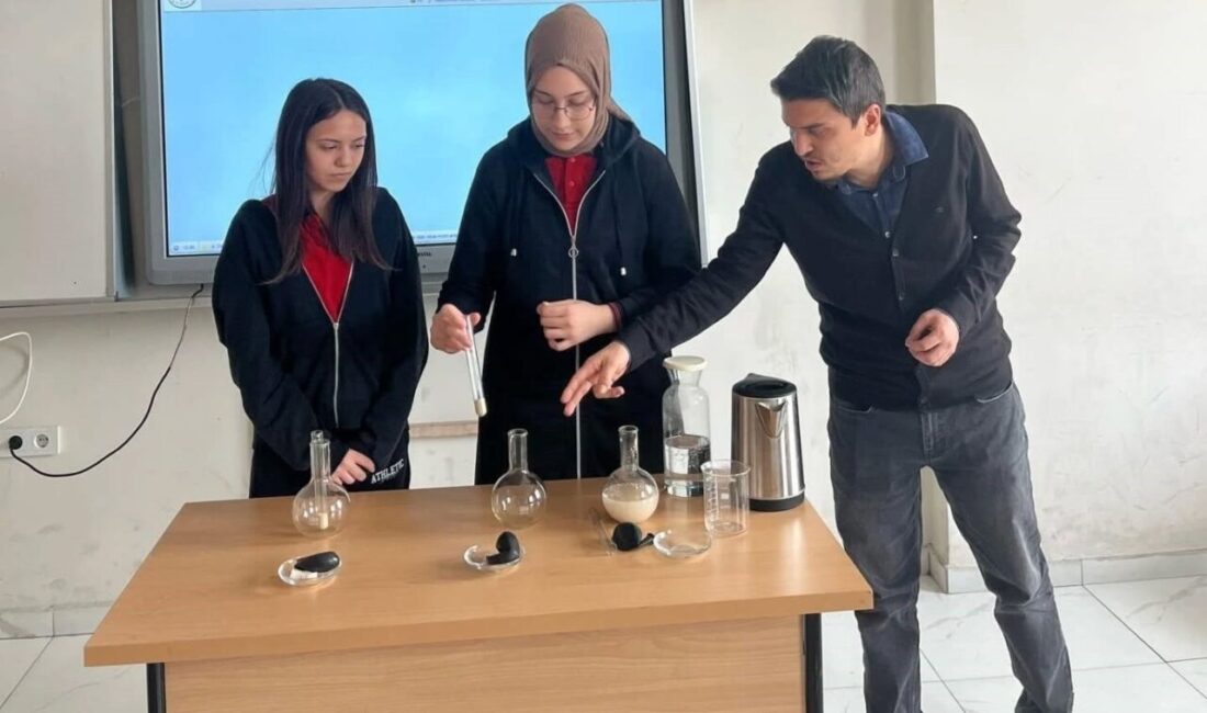 Kütahya’nın Altıntaş İlçe Milli Eğitim Müdürlüğünce “Enerjimiz Geleceğe-Kodluyorum, Modelliyorum, Üretiyorum”