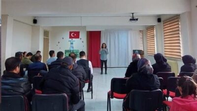 Altıntaş Anadolu İmam Hatip Ortaokulu’nda 7. ve 8. sınıf velilerine