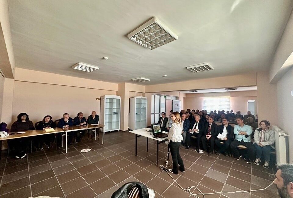 Aslanapa ilçesinde kuruluş çalışmaları devam eden Tarıma Dayalı İhtisas Organize