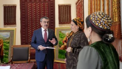 TÜRKMENİSTAN, – MİLLİ Eğitim Bakanı Yusuf Tekin, Türkmenistan Ulusal Halı