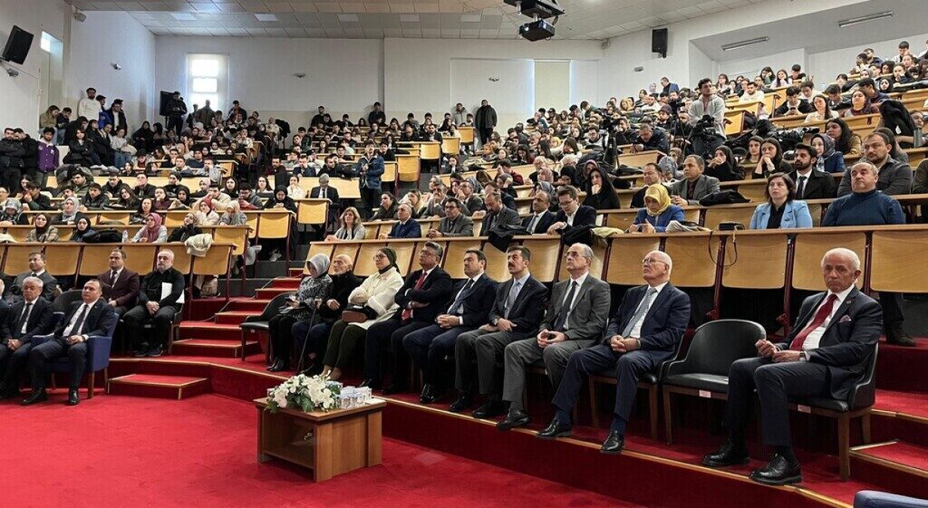 Kütahya Dumlupınar Üniversitesi, (DPÜ) İstanbul Medeniyet Üniversitesi iş birliğiyle düzenlenen