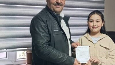 Kütahya’nın Emet ilçesinde 10 yaşındaki Elifsu Macır biriktirdiği harçlıklarını Hafızlık