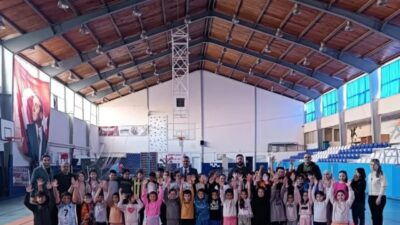 Kütahya’nın Gediz ilçesinde, “Spora İlk Adım” projesi kapsamında Kurtuluş İlkokulu