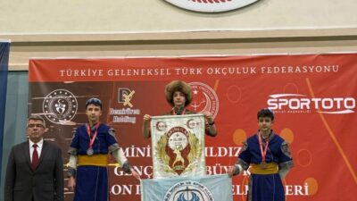 Kütahya’nın Gediz ilçesinin gururu olan okçular, katıldıkları her turnuvada elde