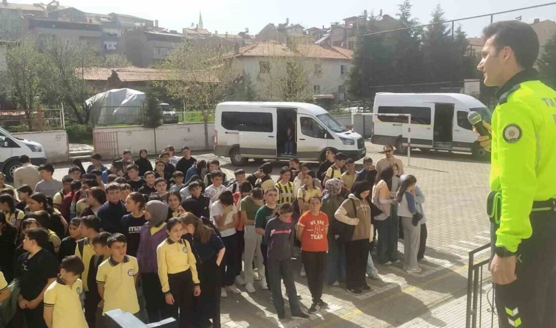 Kütahya’nın Hisarcık ilçesi Şehitler Ortaokulunda trafik kazalarının önlenmesi, motosiklet ve