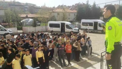 Kütahya’nın Hisarcık ilçesi Şehitler Ortaokulunda trafik kazalarının önlenmesi, motosiklet ve