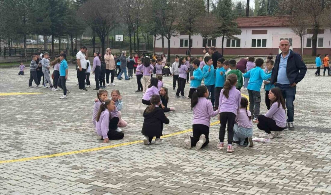 Kütahya’nın Simav ilçesinde sabah saatlerinde meydana gelen 4, 5 ve