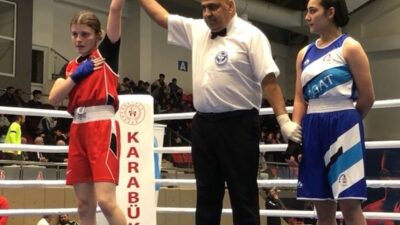 Karabük’te düzenlenen Okul Sporları Gençler (A) Türkiye Boks Şampiyonası’nda Kütahya