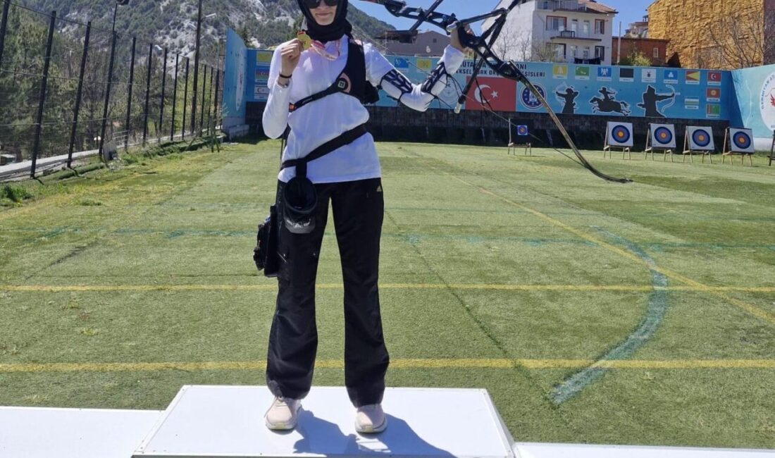 Kütahya Nafi Güral Fen Lisesi öğrencisi Fatıma Zehra Öz, okullar