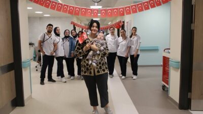 Kütahya Şehir Hastanesi’nde tedavi gören çocuklar, 23 Nisan Ulusal Egemenlik