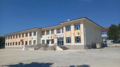 Mehmet ALTINTAŞ/GEDİZ (Kütahya), – KÜTAHYA’nın Gediz ilçesinde gıda zehirlenmesi şüphesiyle