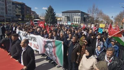 Kütahya’da, İsrail’in Gazze’ye yönelik saldırılarına karşı geniş katılımlı bir protesto