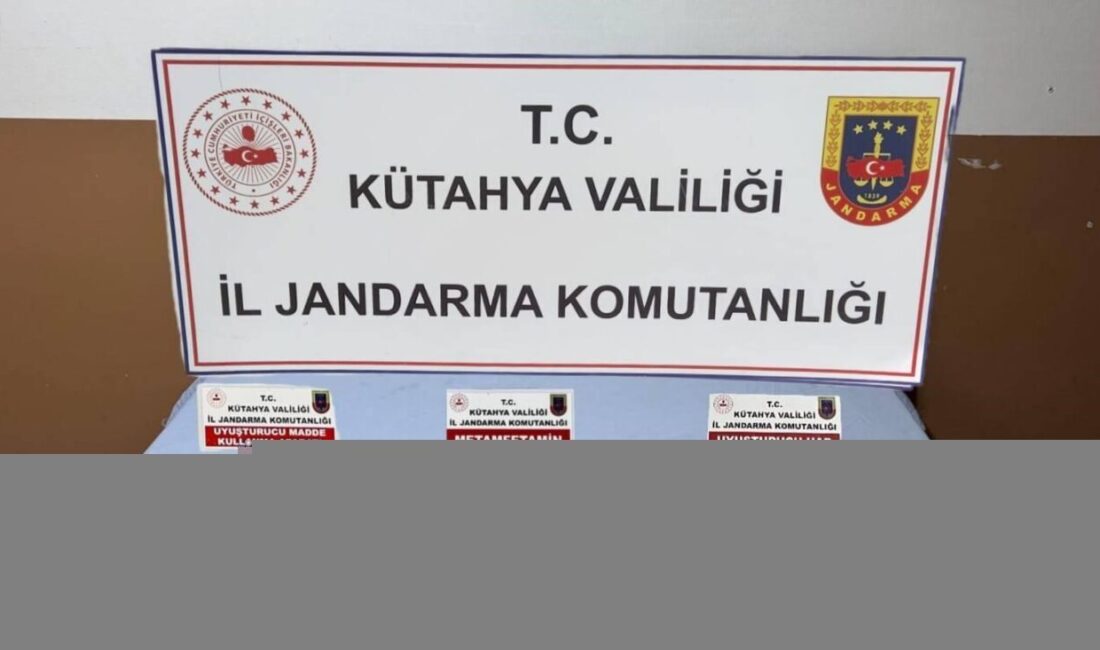 Kütahya İl Jandarma Komutanlığı ekiplerince Gediz ilçesinde düzenlenen operasyonunda bir