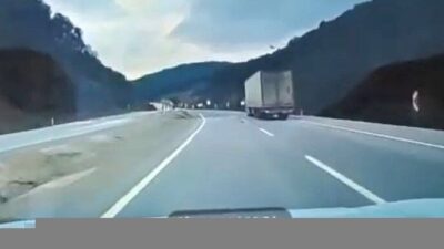 Kütahya’da tırın otomobilin üzerine devrildiği ve 1 kişinin öldüğü, 1