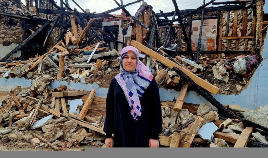 Kütahya’nın Domaniç ilçesine bağlı Çokköy’de çıkan yangın, bir ailenin bayram