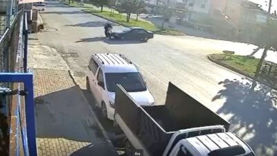 Kütahya’da otomobil ile motosikletin çarpışması sonucu meydana gelen trafik kazasında