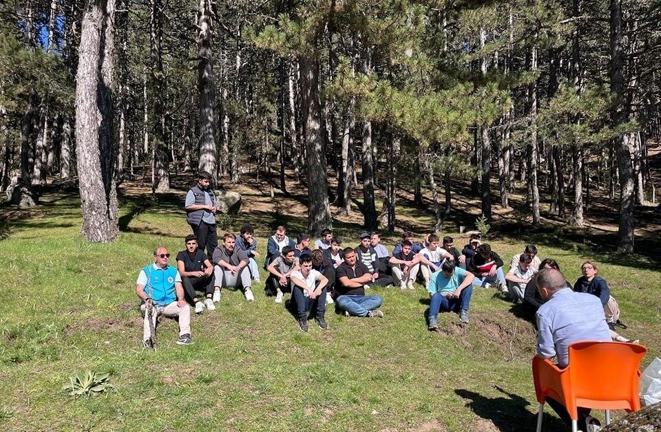 Simav İlçe Müftülüğü tarafından üniversite öğrencilerine yönelik Gölcük Yaylasında doğa