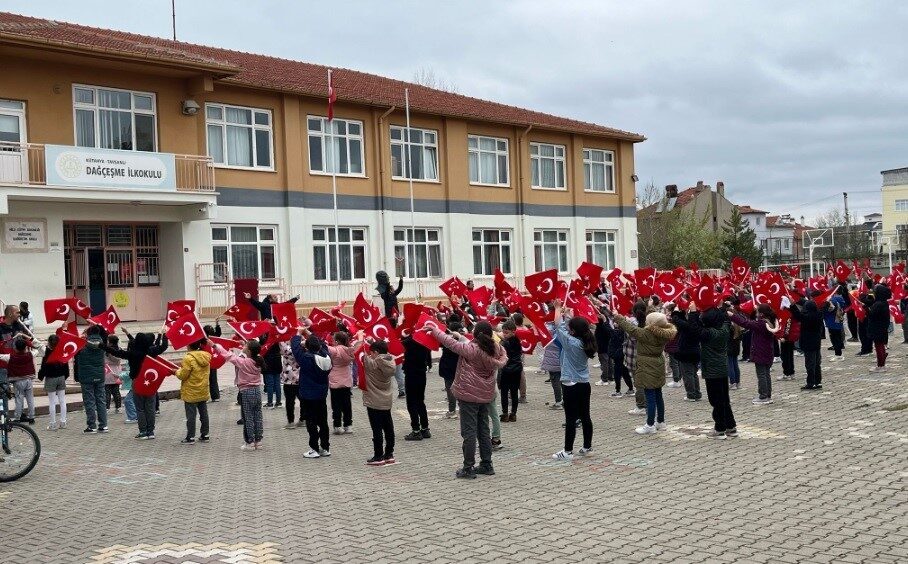 Kütahya’nın Tavşanlı ilçesi, yaklaşan 23 Nisan Ulusal Egemenlik ve Çocuk