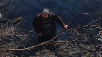 Kütahya’nın Tavşanlı ilçesinde, köprü altındaki bataklık alanda mahsur kalan bir