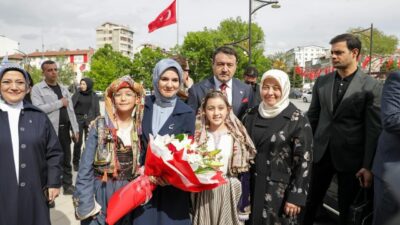 Aile ve Sosyal Hizmetler Bakanı Mahinur Özdemir Göktaş, çeşitli ziyaretlerde