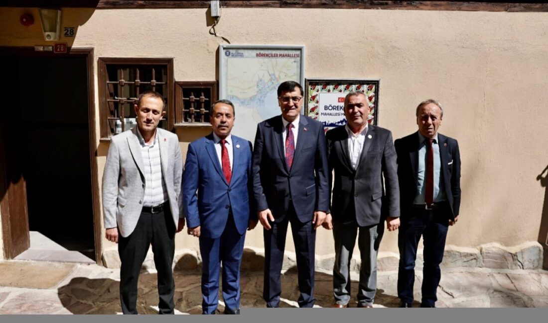 Kütahya Belediye Başkanı Eyüp Kahveci, Kütahya Muhtarlar Derneği Başkanı İsmail