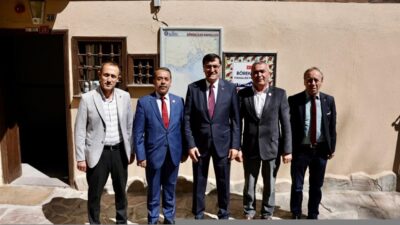 Kütahya Belediye Başkanı Eyüp Kahveci, Kütahya Muhtarlar Derneği Başkanı İsmail