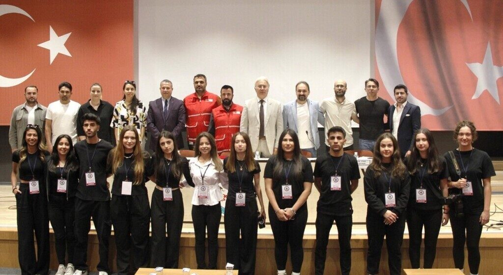 Kütahya Dumlupınar Üniversitesinde (DPÜ) kök hücre ve kan bağışı konferansı