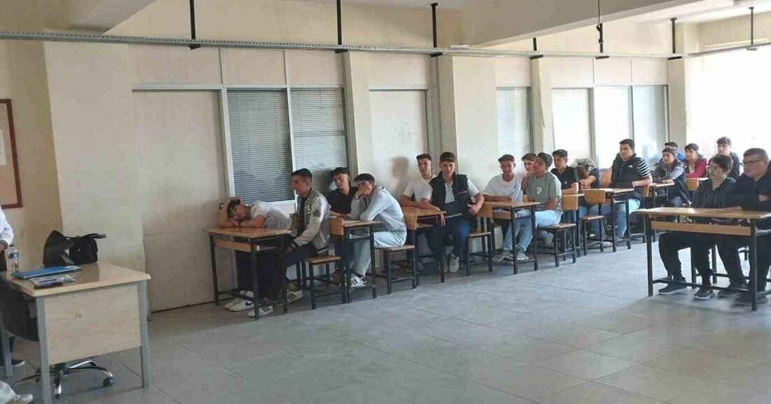 Emet Cevizdere Şehitleri Mesleki ve Teknik Anadolu Lisesinde Toplum Sağlığı