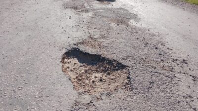 Kütahya’nın Gediz ilçesine bağlı Dereköy (Hacıaliler) yolu, üzerindeki çok sayıda