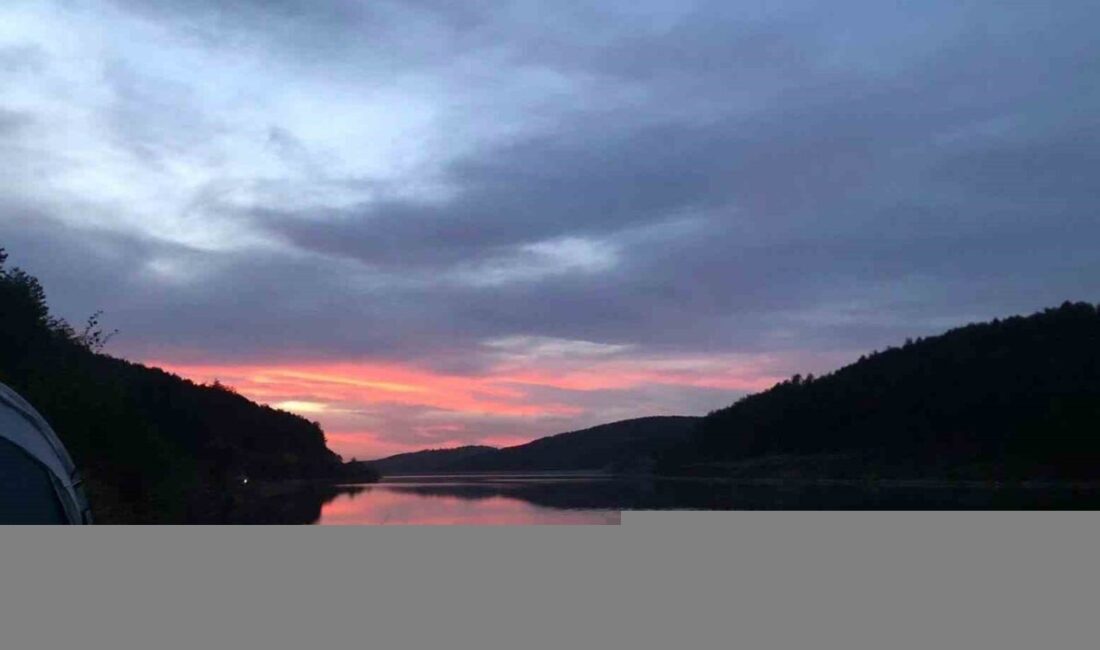 Kütahya’nın Gediz ilçesine bağlı Yağmurlar köyünde, bin 180 metre rakımda