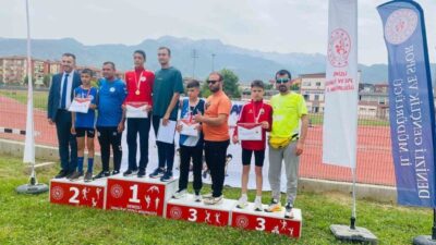 Denizli’de düzenlenen Okul Sporları Türkiye Şampiyonası’nda Kütahya’yı temsil eden Gediz